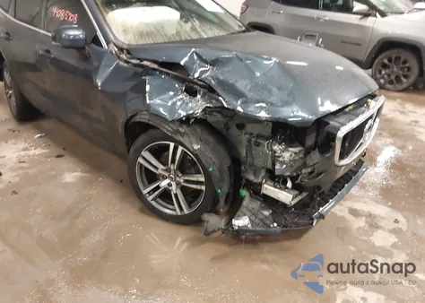 2021 Volvo Xc60 T5 Momentum z USA, uszkodzony, nr VIN YV4102DK0M1845780